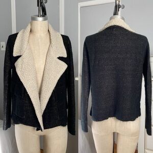 Womens Vintage Havana black sweater w/ contrast ivory collar, size S